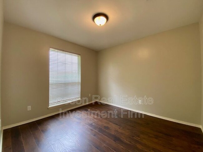 Building Photo - 4814 General Ewell Dr
