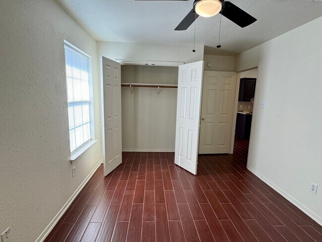 Building Photo - 205 Janelle Dr