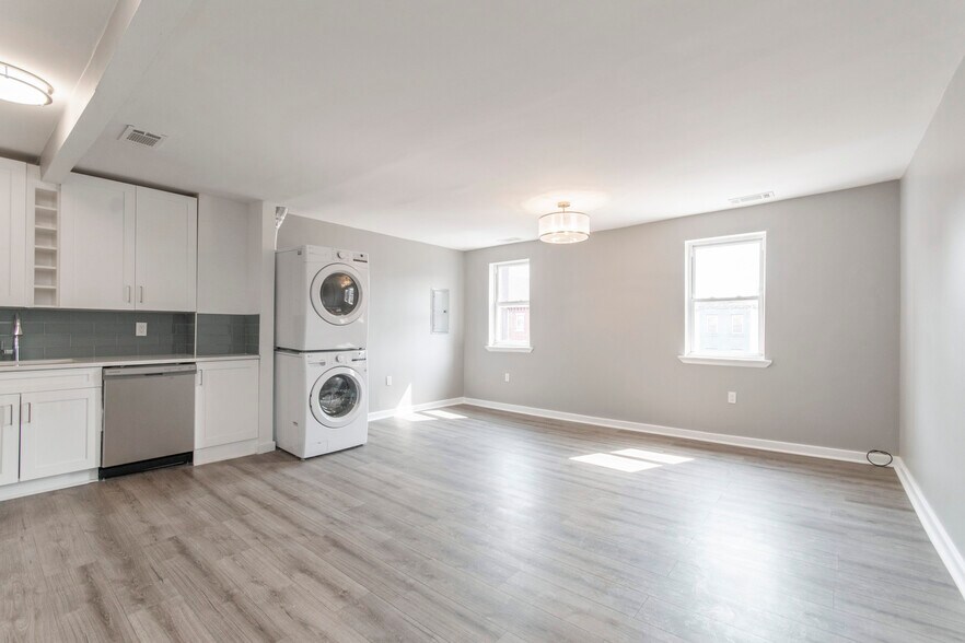 Building Photo - 515 W Girard Ave