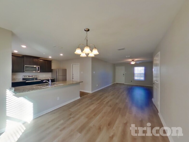 Building Photo - 11826 Davalos Ln