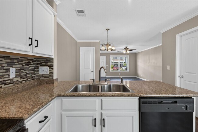 Building Photo - 343 Sam Houston Cir