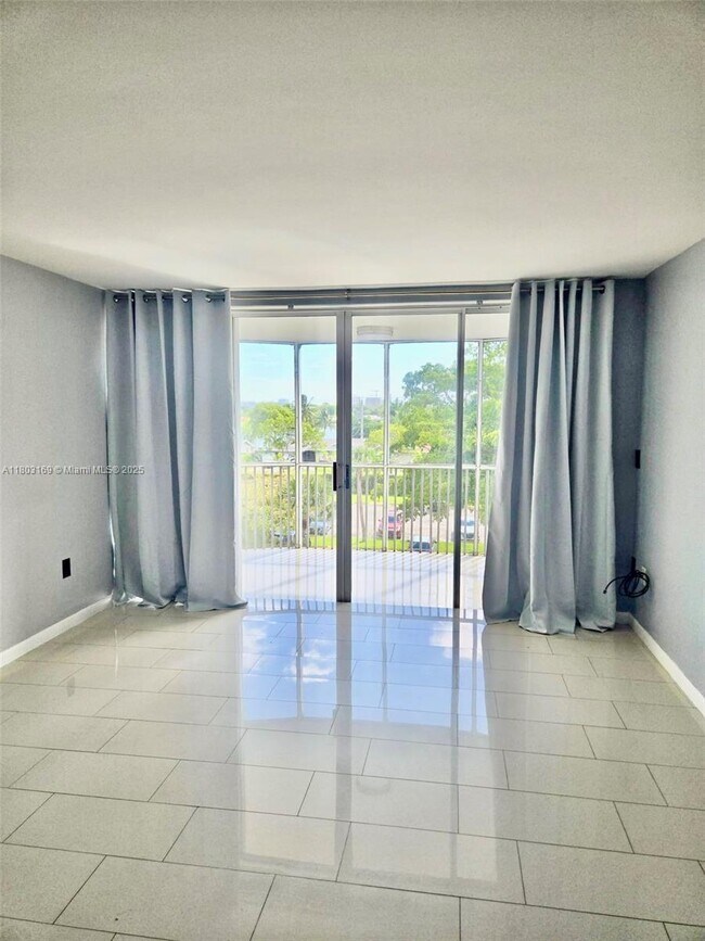 Building Photo - 2 bedroom in North Miami Beach FL 33179