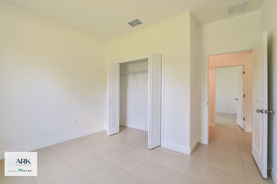 Building Photo - 17209 SW 42nd Terrace