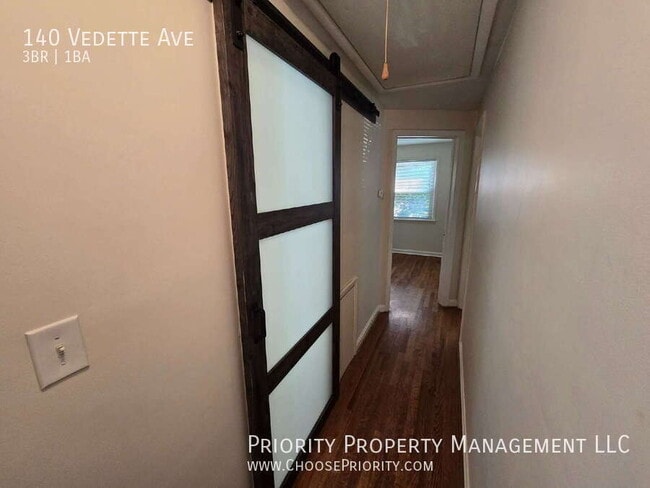 Building Photo - 140 Vedette Ave