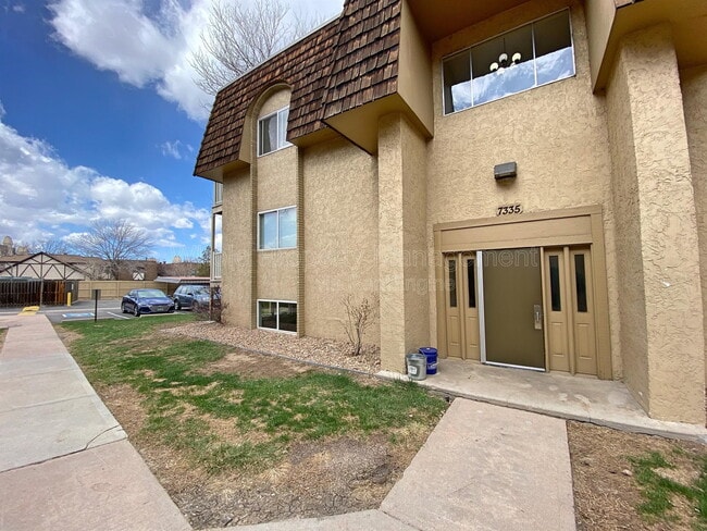 Building Photo - 7335 E Quincy Ave