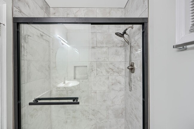 Building Photo - 2417 Maryland Ave