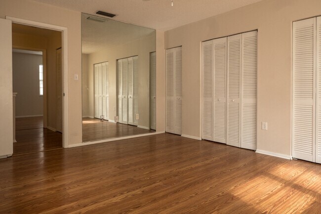 Building Photo - Bayou Oaks-Summer Lakes