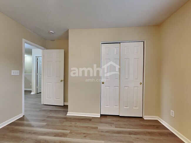 Building Photo - 5034 Ballantine Dr