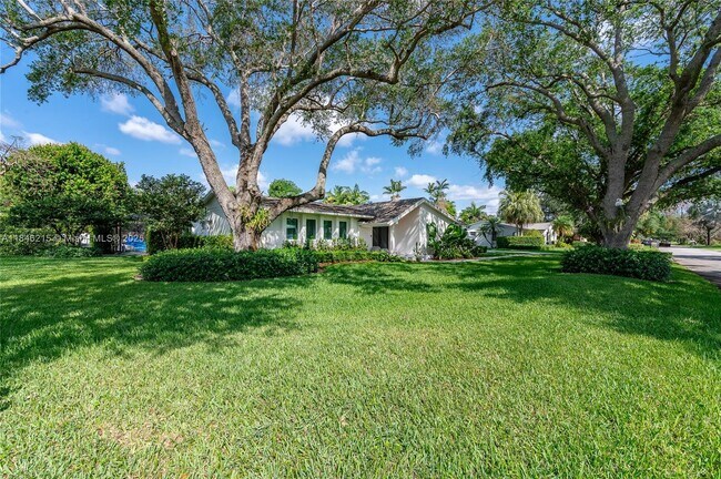 Building Photo - 16650 SW 77th Ct