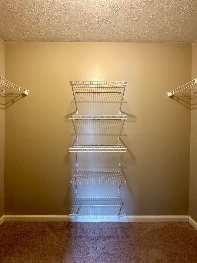 Building Photo - 308-11 Waterdown