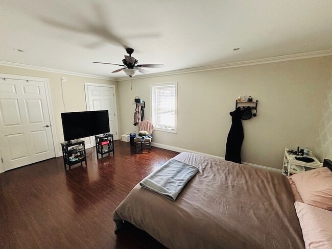 Building Photo - 48 2nd St