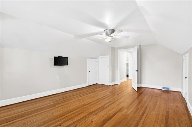 Building Photo - 613 Pelham Rd NE