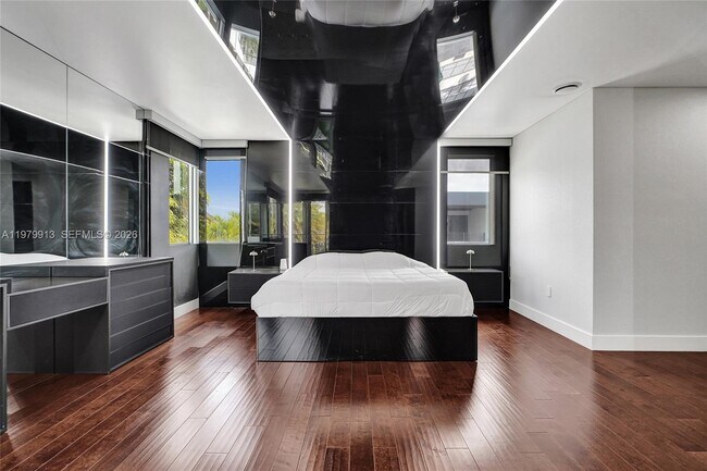 Building Photo - 10223 NW 75th Terrace