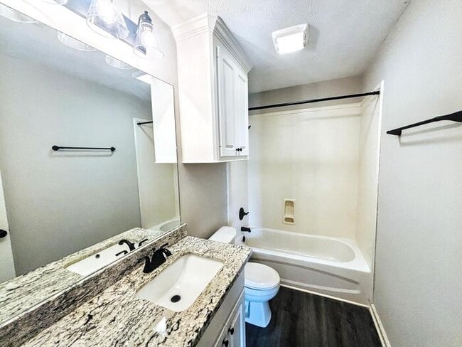 Building Photo - 217 Shadow Creek Dr