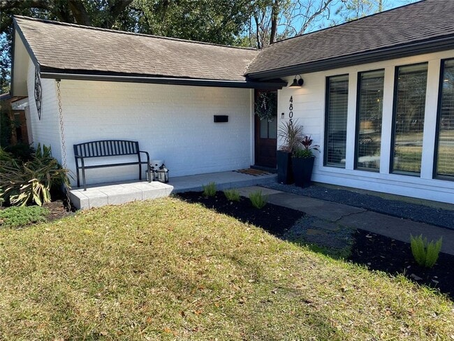 Building Photo - 4805 Kinglet St