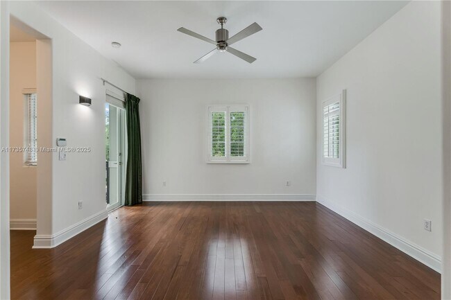 Building Photo - 10155 SW 75th Pl