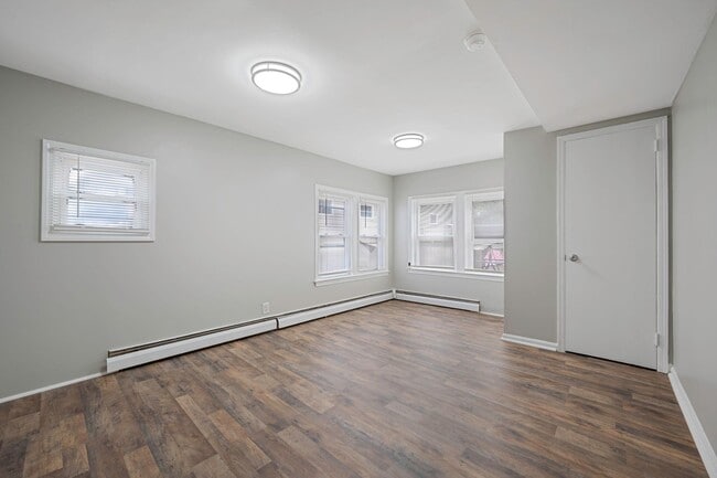Building Photo - 37 Park Ave