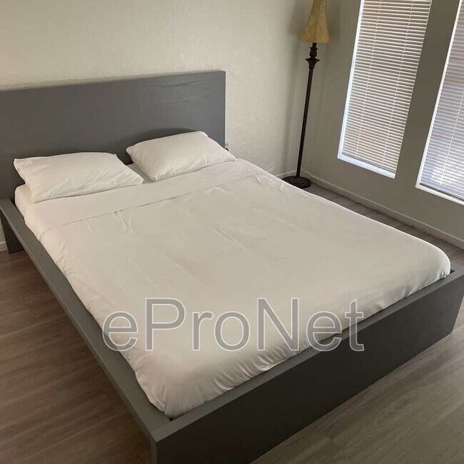 Building Photo - 4650 Koval Ln