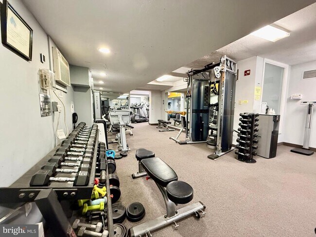 Building Photo - 10201 Grosvenor Pl