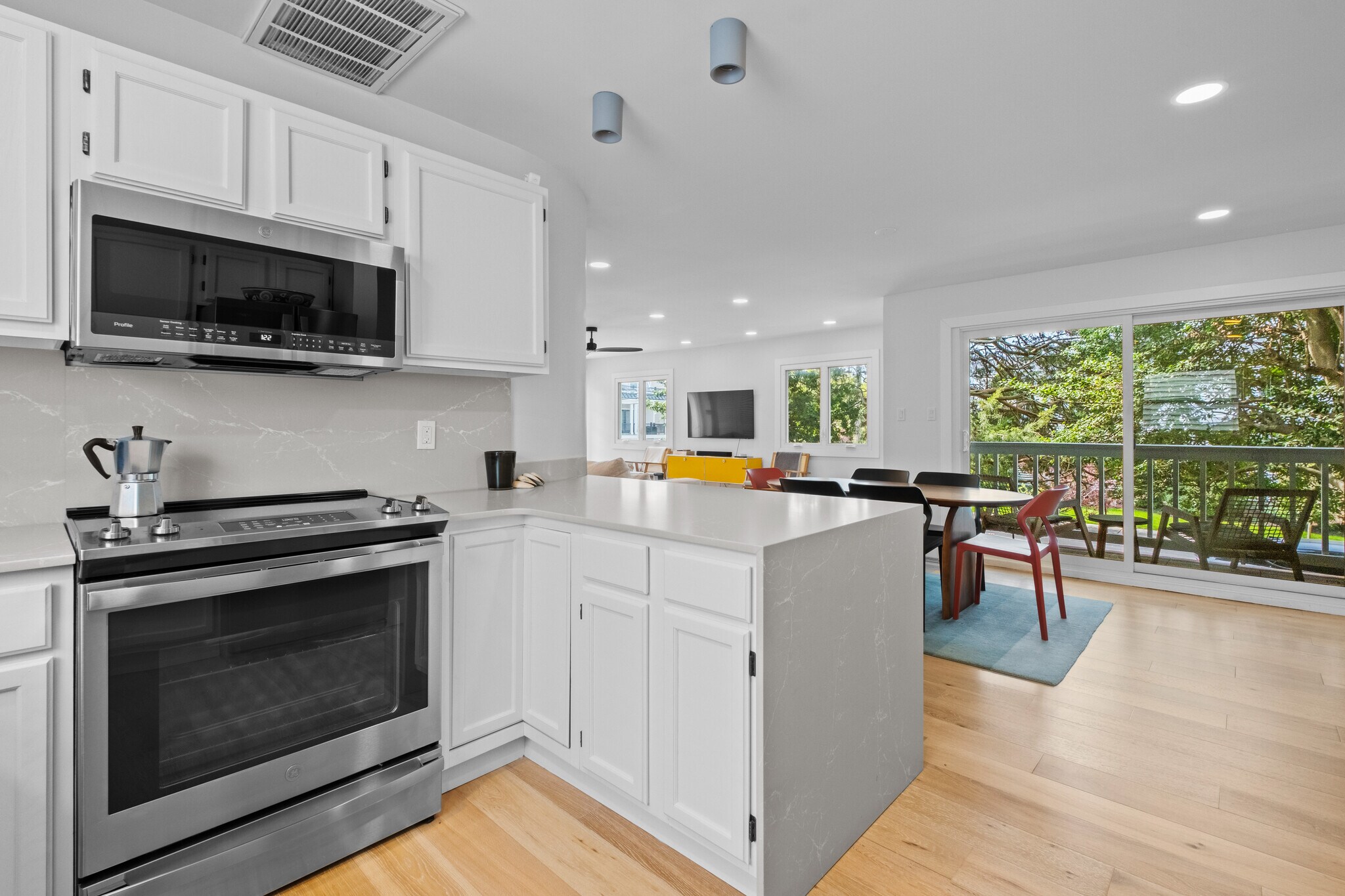 Building Photo - 9417 Winchester Ave