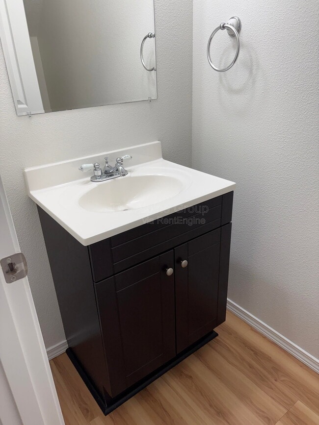 Building Photo - 210 NW Connell Ave