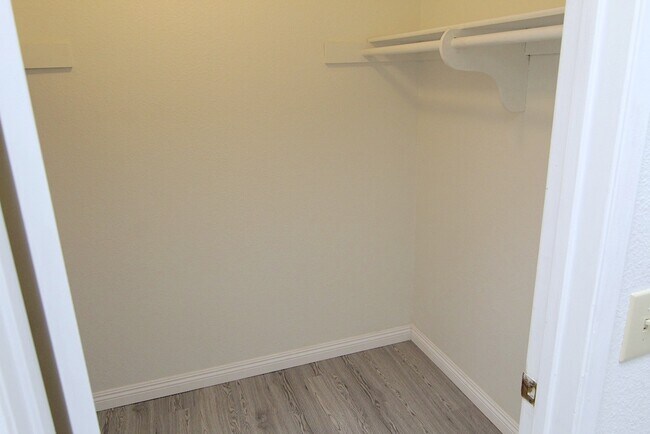 Building Photo - 4721 Kester Ave