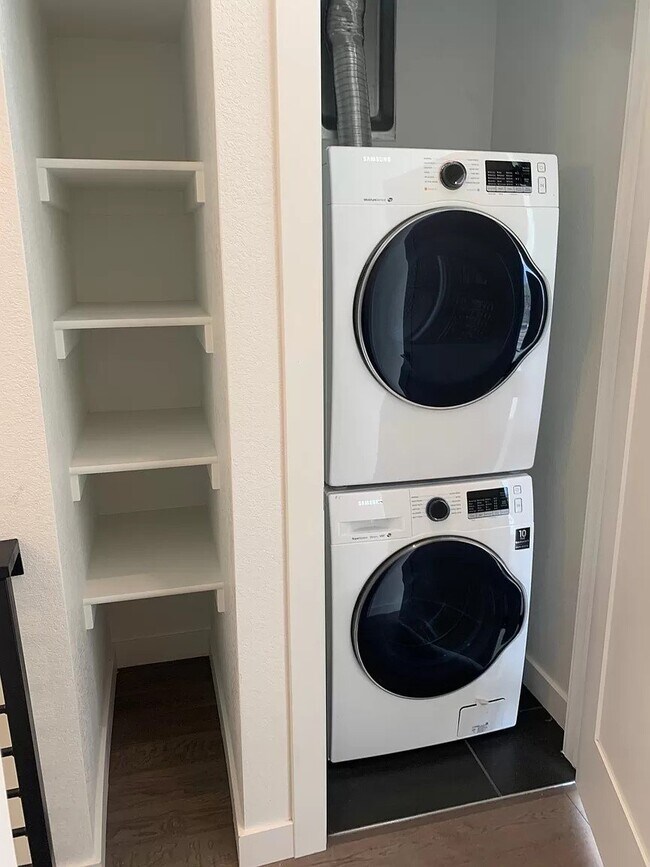 Building Photo - Beautiful Sloans lake Two Bed / Two and a half bath condo for rent