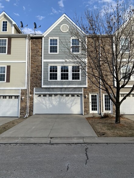 Outside View - 387 NE Kingwood