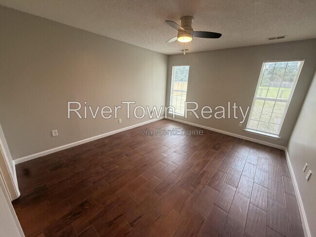 Building Photo - 10570 Pecan View Dr
