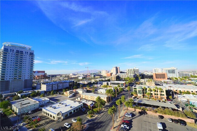 Building Photo - 900 S Las Vegas Blvd