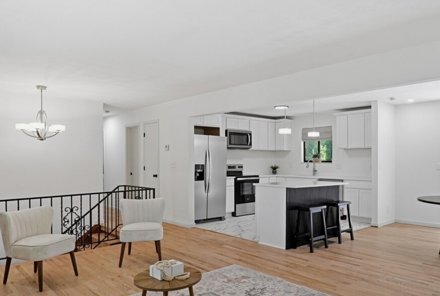 Building Photo - 3473 Sunnyside Dr