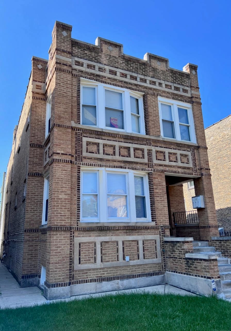 Building Photo - 4827 W Barry Ave