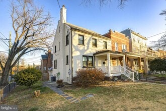 Building Photo - 1900 Q St SE