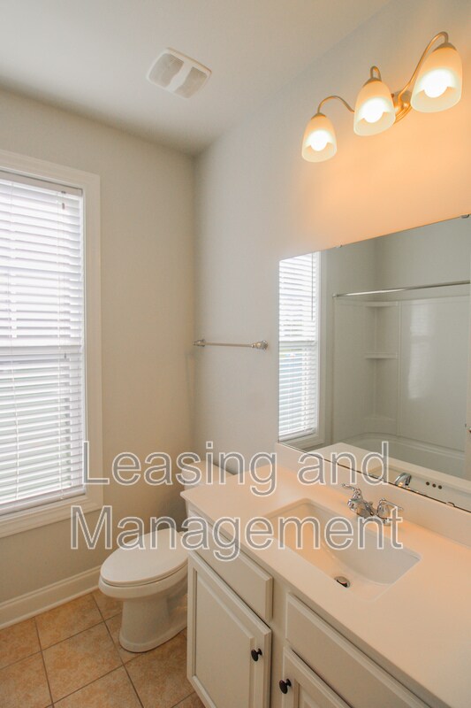 Building Photo - 333 Turnstone St
