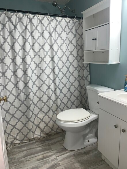 Bathroom - 23 Lownds Dr