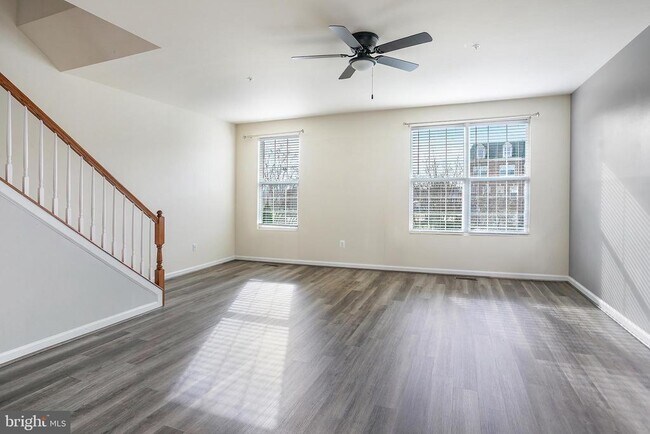 Building Photo - 2887 Falkirk Alley