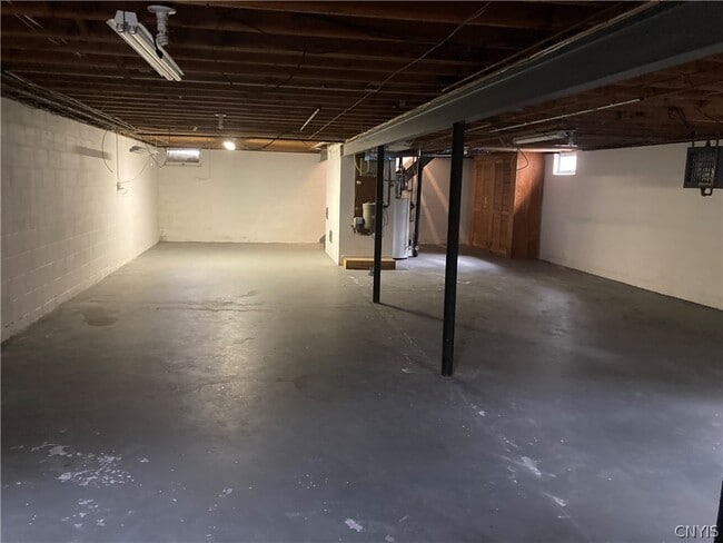 Building Photo - 449 Bugbee Dr