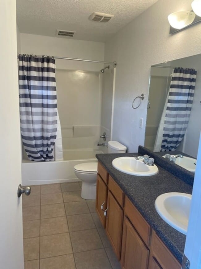 Building Photo - Corner Lot House in Bayfield 3bd/2ba