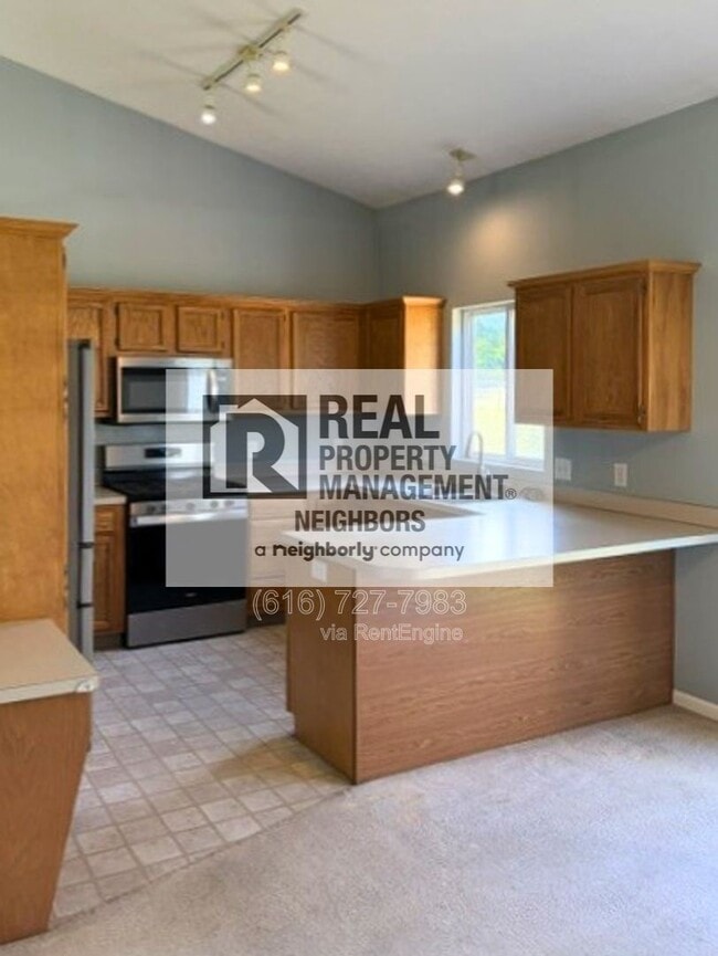 Building Photo - 1636 Northbend Dr NE