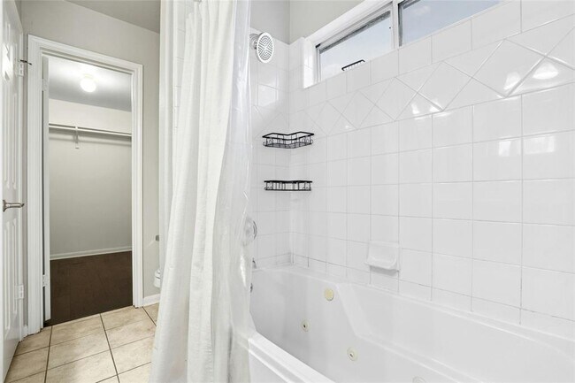 Building Photo - 1705 Gaylord Dr
