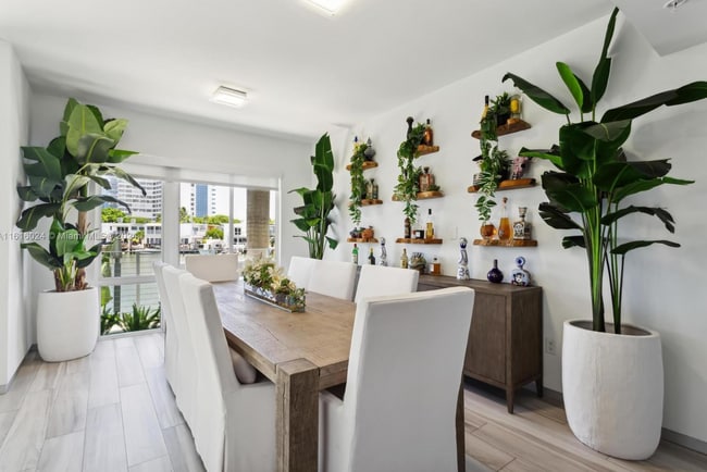 Building Photo - 101 N Shore Dr