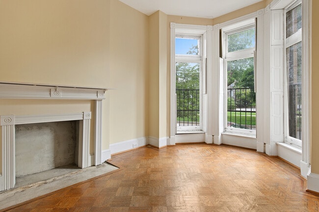 Building Photo - 1729 Park Ave