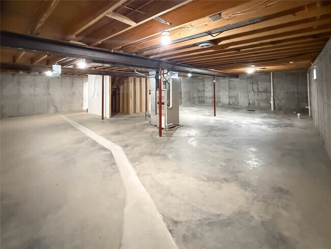 Building Photo - 102 N Ferkel St