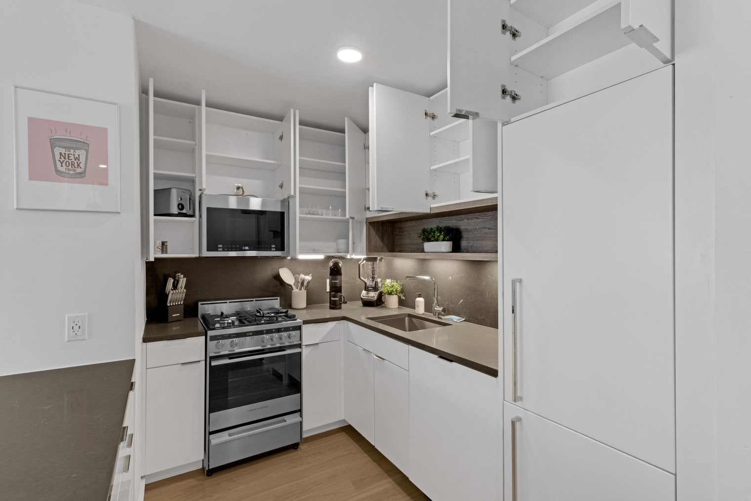 Building Photo - 64B W 37th St