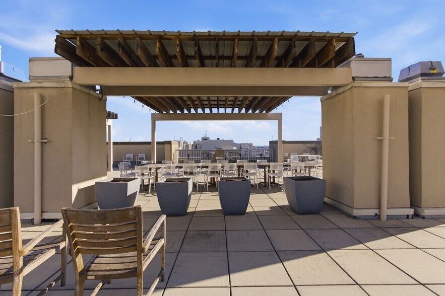 Building Photo - 811 4th St NW