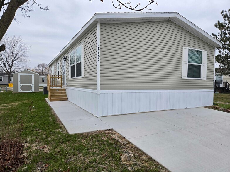 Building Photo - 29805 Jamestown Dr