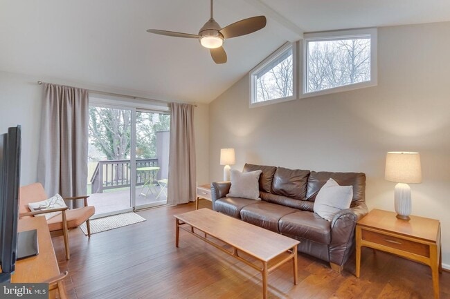 Building Photo - 3315 Pendleton Dr