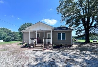 Building Photo - For Rent Davie County