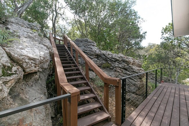 Building Photo - 830 Los Escondidos Rd