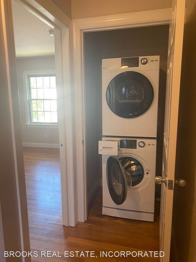 Building Photo - 2 br, 1.5 bath House - 421 Scotland Street #7